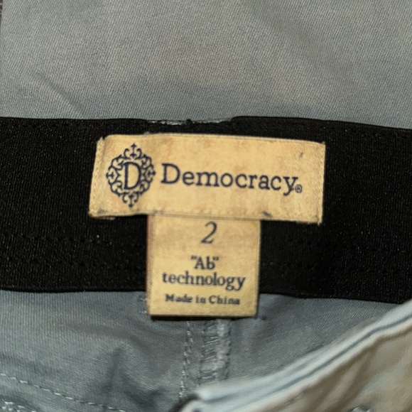 Democracy Jeans - Picture 3 of 7
